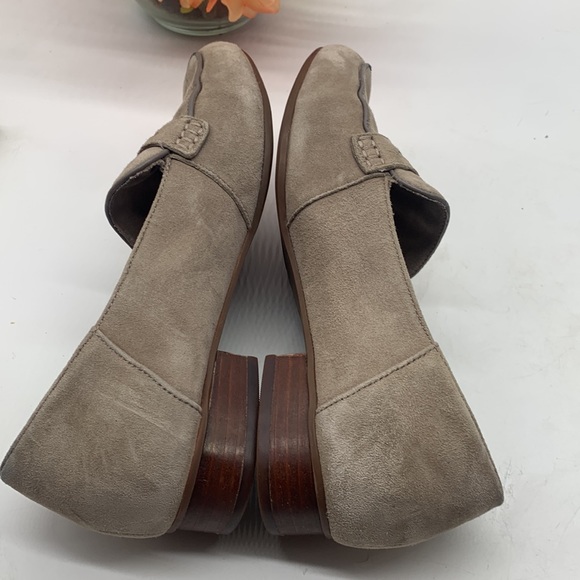 Clarks Unstructured Trish Bone Taupe Suede Penny Loafer Size 8.5. MCL3937B - Picture 8 of 10